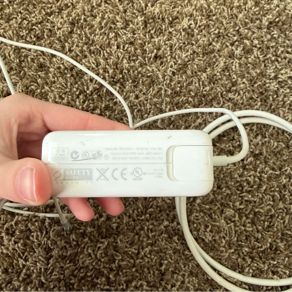 2009 Apple MacBook Charger - Picture 3 of 5